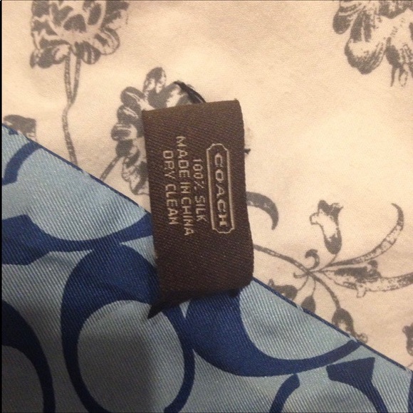 Coach blue silk scarf - Picture 3 of 3